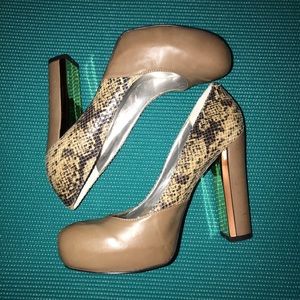 Guess Snakeskin heels
